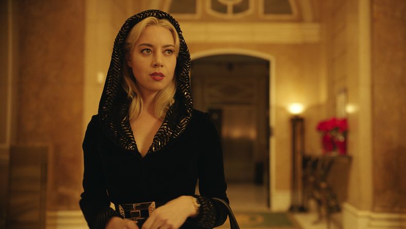 Esta imagen proporcionada por Lionsgate muestra a Aubrey Plaza en una escena de Megalopolis.(Lionsgate vía AP)