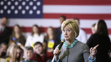 Clinton recibe apoyo de sindicato de trabajadores federales