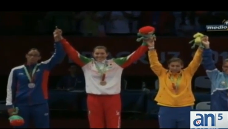 Cuba parece estar intentando justificar el gesto obsceno de una atleta cubana en los Juegos Centroamericanos de Veracruz.  Ahora asegura que fue una imagen que trajo una confusión.