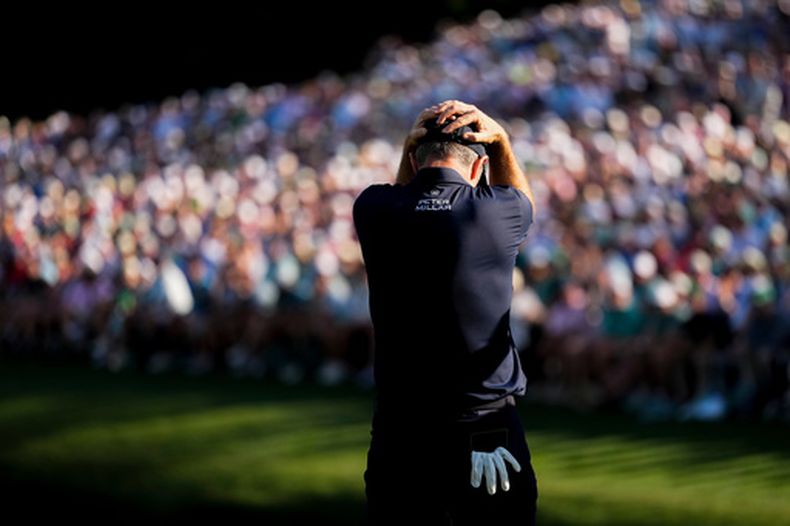 El inglés Justin Rose reacciona después de fallar un putt en el hoyo 16 de la última ronda del torneo de golf Masters en el Augusta National Golf Club, el domingo 12 de abril de 2026, en Augusta, Georgia. (AP Foto/Gerald Herbert)