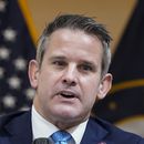 ARCHIVO – El representante de Illinois, Adam Kinzinger, habla en una audiencia en el Capitolio, en Washington, el 21 de julio de 2022. (AP Foto/Patrick Semansky, Archivo)