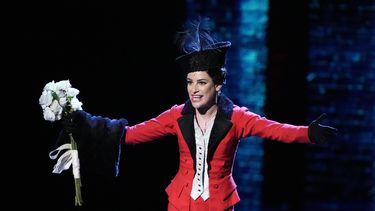 Lea Michele, integrante del elenco de Funny Girl, durante su presentación en la 76a entrega anual de los Premios Tony el domingo 11 de junio de 2023 en el Teatro United Palace en Nueva York. (Foto Charles Sykes/Invision/AP)
