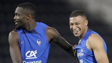 Azotada por bajas, Francia necesita a Mbappé más que nunca