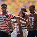 Alex Freeman (16) celebra tras anotar el segundo gol de Estados Unidos durante el partido contra Australia en el Grupo D del Mundial, el viernes 19 de junio de 2026, en Seattle. (AP Foto/Manu Fernández)