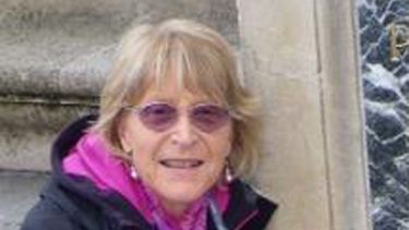 americateve | Imagen sin fecha dada a conocer por la polic&iacute;a australiana de Christine Armstrong, de 63 a&ntilde;os, quien el jueves 3 de abril de 2014 fue atacada por un tibur&oacute; cuando nadaba en la costa este de ese pa&iacute;s. (Foto de AP/Polic&iacute;a