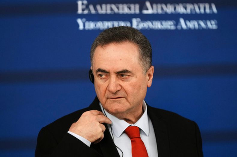 ARCHIVO - El ministro de Defensa de Israel, Israel Katz, durante una conferencia de prensa con su homólogo griego, Nikos Dendias, tras una reunión en Atenas, Grecia, el 20 de enero de 2026. (AP Foto/Thanassis Stavrakis, archivo)