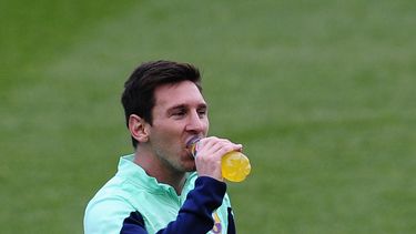 americateve | El delantero argentino Lionel Messi durante un entrenamiento del Barcelona el viernes 3 de enero de 2014. (AP Foto/Manu Fernandez)