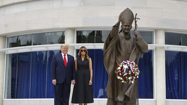 LO ÚLTIMO: Bush critica pretensión de silenciar protestas