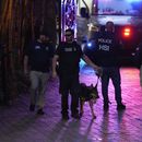 Agentes federales en la entrada de una propiedad perteneciente al rapero Sean Diddy Combs, el lunes 25 de marzo de 2024, en Star Island en Miami Beach, Florida. Dos propiedades pertenecientes a Combs en Los Ángeles y Miami fueron registrados el lunes por agentes federales de Investigaciones de Seguridad Nacional y otras autoridades como parte de una investigación en curso sobre tráfico sexual dijeron dos funcionarios policiales a The Associated Press. (Foto AP/Rebecca Blackwell)