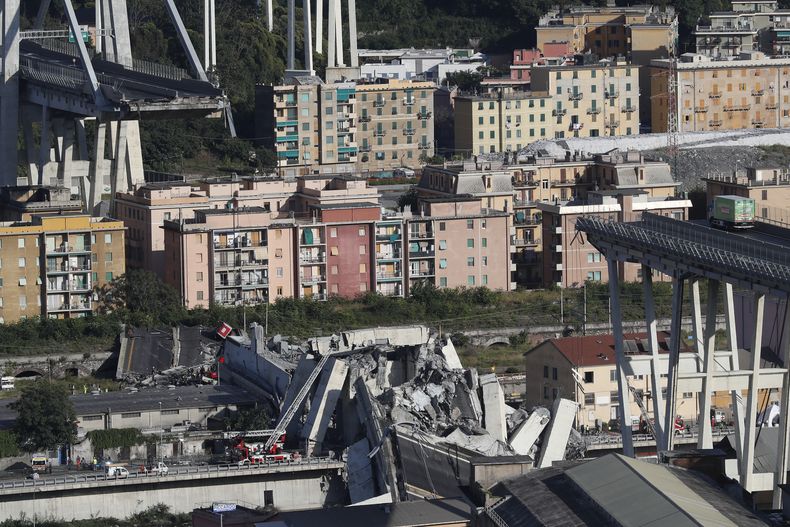 EUR-GEN_ITALIA-AUTOPISTA_COLAPSO-0.jpg