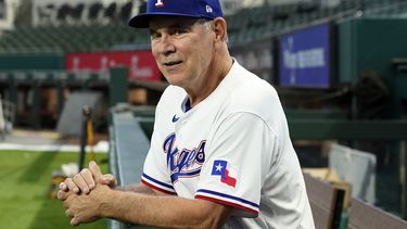 Bruce Bochy regresa del retiro para dirigir a Rangers