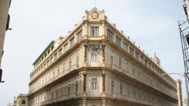 turismo en cuba: cucarachas de 4 estrellas