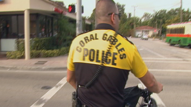 policia de coral gables hace un gran acto de bondad