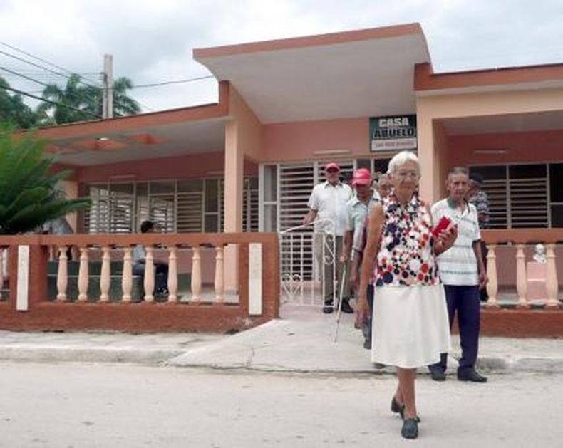 Uno de cada 10 cubanos de 65 o más años desarrolla algún tipo de delirio, según reveló un estudio.