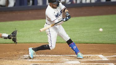 marlins extienden mala racha de filis con paliza de 11-3