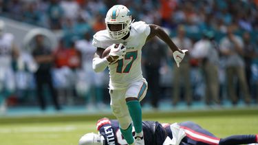 McDaniels inicia su era en Miami con triunfo ante Patriots
