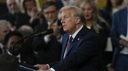 El presidente Donald Trump al dar su discurso de toma de posesión en la Rotonda del Capitolio en Washington el 20 de enero del 2025. (AP foto/Julia Demaree Nikhinson, Pool)