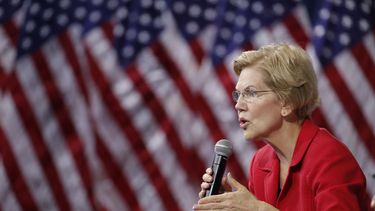 Resistencia de empresas no inquieta a Warren. La estimula.