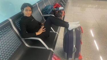 cubana sin documentos durante 12 anos ha terminado viviendo en el aeropuerto de mallorca, espana