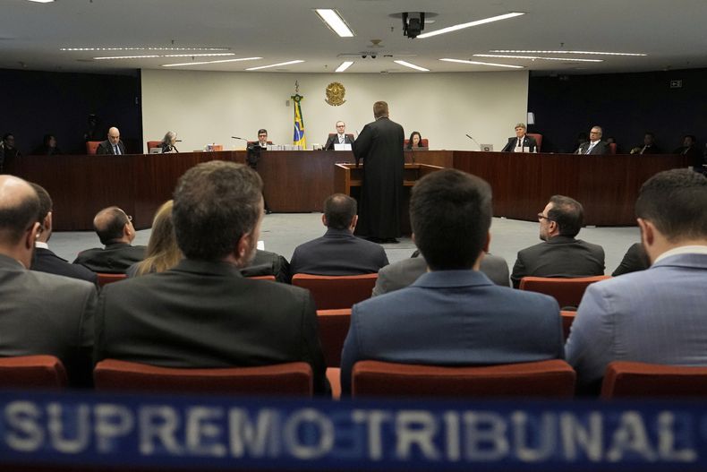 El Supremo Tribunal Federal de Brasil durante la etapa de veredicto y sentencia del juicio al ex presidente Jair Bolsonaro en Brasilia el 3 de septiembre del 2025. (AP foto/Eraldo Peres)