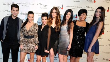 un integrante del clan kardashian ofrece su rinon para salvar a lamar odom