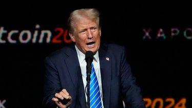 ARCHIVO - El entonces candidato republicano a la presidencia de Estados Unidos, Donald Trump, habla en la Conferencia Bitcoin el 27 de julio de 2024 en Nashville, Tennessee. (AP Foto/Mark Humphrey, Archivo)