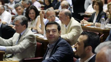 lo ultimo: grecia: parlamento aprueba reformas para negociar