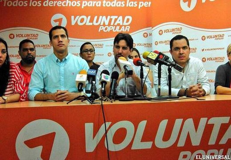 Freddy Guevara, secretario adjunto de Voluntad Popular, organización política que dirige el líder opositor Leopoldo López,  señala que Maduro busca tapar la crisis con la muerte del diputado chavista, ocurrida la semana pasada