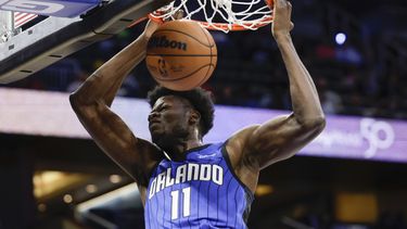 Carter y Ross lideran al Magic en paliza 114-97 sobre Suns