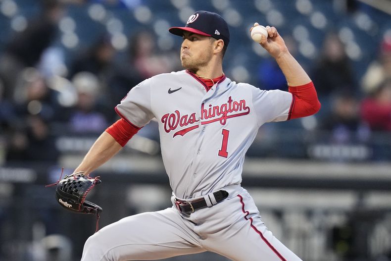 MacKenzie Gore, de los Nacionales de Washington, lanza en el juego del miércoles 26 de abril frente a los Mets de Nueva York (AP Foto/Frank Franklin II)