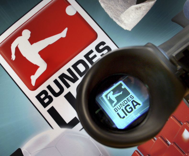 ARCHIVO - El logo de la Bundesliga previo a una rueda de prensa, el 9 de octubre de 2007, en Fráncfort, Alemania. (AP Foto/Michael Probst)