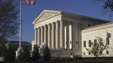 corte suprema le da victoria a trump y restablece restriccion de viajes