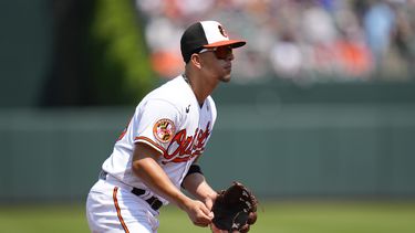 El tercera base Ramón Urías de los Orioles de Baltimore durante el segundo inning del juego contra los Medias Rojas de Boston, el miércoles 26 de abril de 2023. (AP Foto/Julio Cortez)