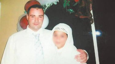 El estadounidense Rennie Christopher Glenn simuló bodas con niñas hondureñas, como parte de su negocio de trata de menores de edad en Honduras.