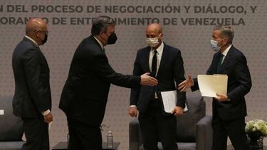 el gobierno de venezuela y la oposicion retomaran el dialogo en barbados