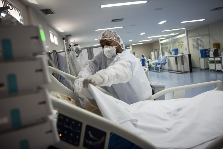 Brasil: Ola de ómicron manda al hospital a no vacunados