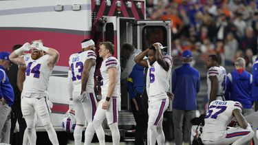 Hamlin de Bills colapsa en duelo ante Bengals