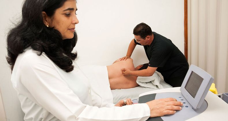 Entre las categorías de viajeros autorizados a visitar la isla no se contemplan los viajes para recibir atención médica.