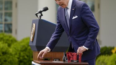 Biden ofrecerá consuelo a familias de víctimas en Texas