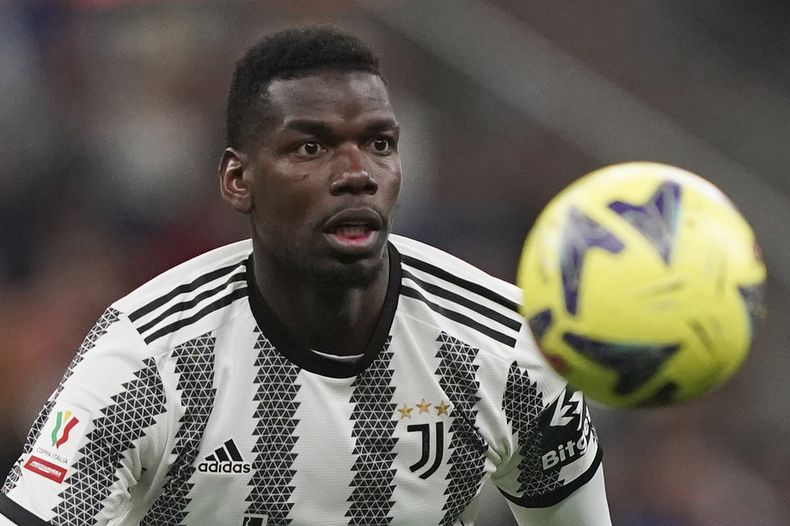 ARCHIVO - El volante de Juventus durante un partido contra Inter de Milán en la Copa Italia, el 26 de abril de 2023, en Milán. La fiscalía antidopaje de Italia ha pedido una suspensión de cuatro años contra Pogba tras un positivo por testosterona. (Spada/LaPresse vía AP)
