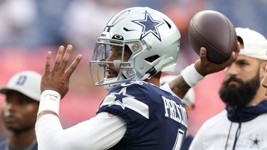 Cowboys siguen buscando inalcanzable triunfo en playoffs