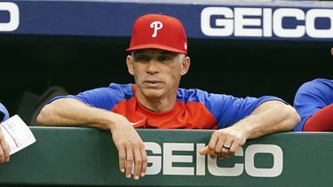 Filis cesan a manager Joe Girardi; Rob Thomson asume el rol