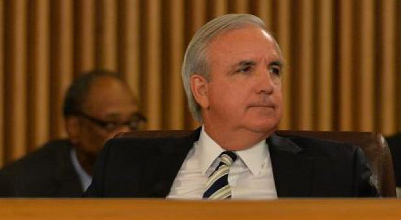 El incremento de sueldo de quien fue promovido al alto cargo dentro del Condado se estima en 80%