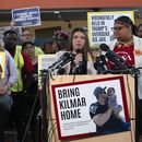 Jennifer Vasquez Sura, la esposa de Kilmar Abrego Garcia, quien fue deportado por error a El Salvador, habla durante una conferencia de prensa en Hyattsville, Maryland, el viernes 4 de abril de 2025. (AP Foto/Jose Luis Magana)