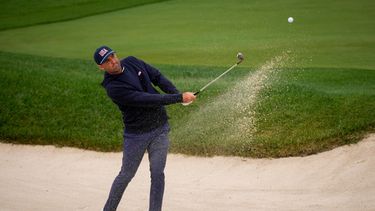 El estadounidense Scottie Scheffler practica en el quinto hoyo antes del inicio de la Copa Presidente en el Medinah Country Club el lunes 21 de septiembre del 2026. (AP Foto/Matt Slocum)