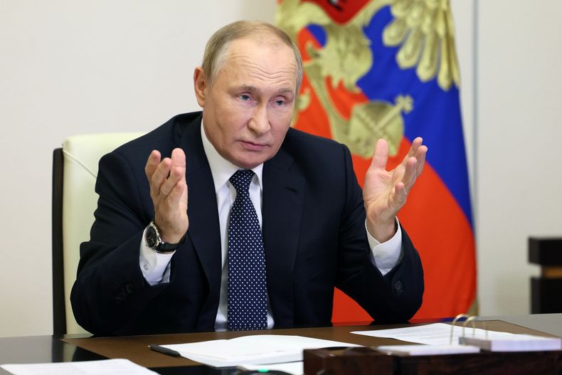 EUR-GEN PUTIN-TRACTOR DE REGALO