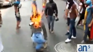 americateve | Las protestas estudiantiles en Venezuela están por cumplir tres meses mientras el  diálogo entre el régimen de Maduro y un sector de la oposición no ha dado resultados concretos.