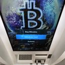 Biden firma orden para regular criptomonedas