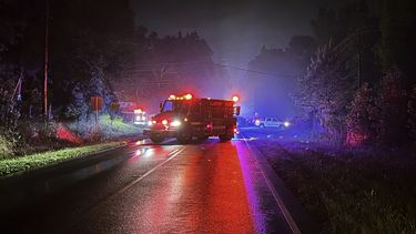 Personal de emergencias atiende una explosión en la planta procesadora de Darling Ingredients, el jueves 22 de junio de 2023 en Wadesboro, en el condado Anson, Carolina del Norte. (WSOC-TV vía AP)