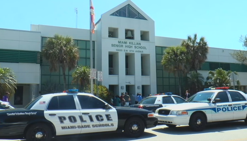 apunalan a joven en escuela.png